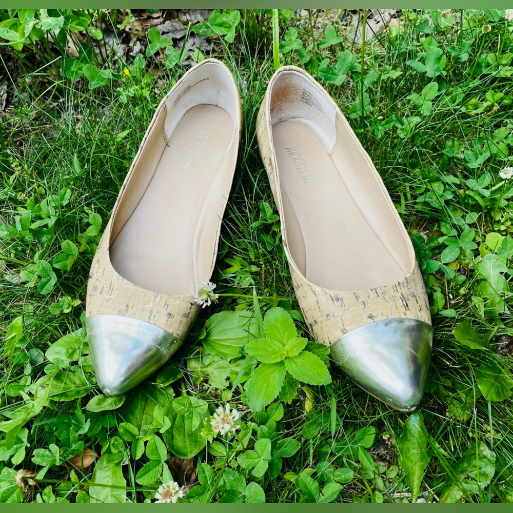 Kenneth Cole Silver Metallic And Tan Flats Size 7.5